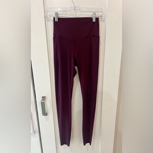 ⭐️3/$27⭐️ NWOT Victoria Secret Women’s High-Rise leggings Size Small